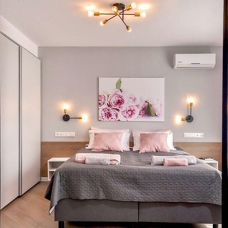Rose One Bedroom Designer Apartment In City Centre By Flat Mаnager ソフィア エクステリア 写真