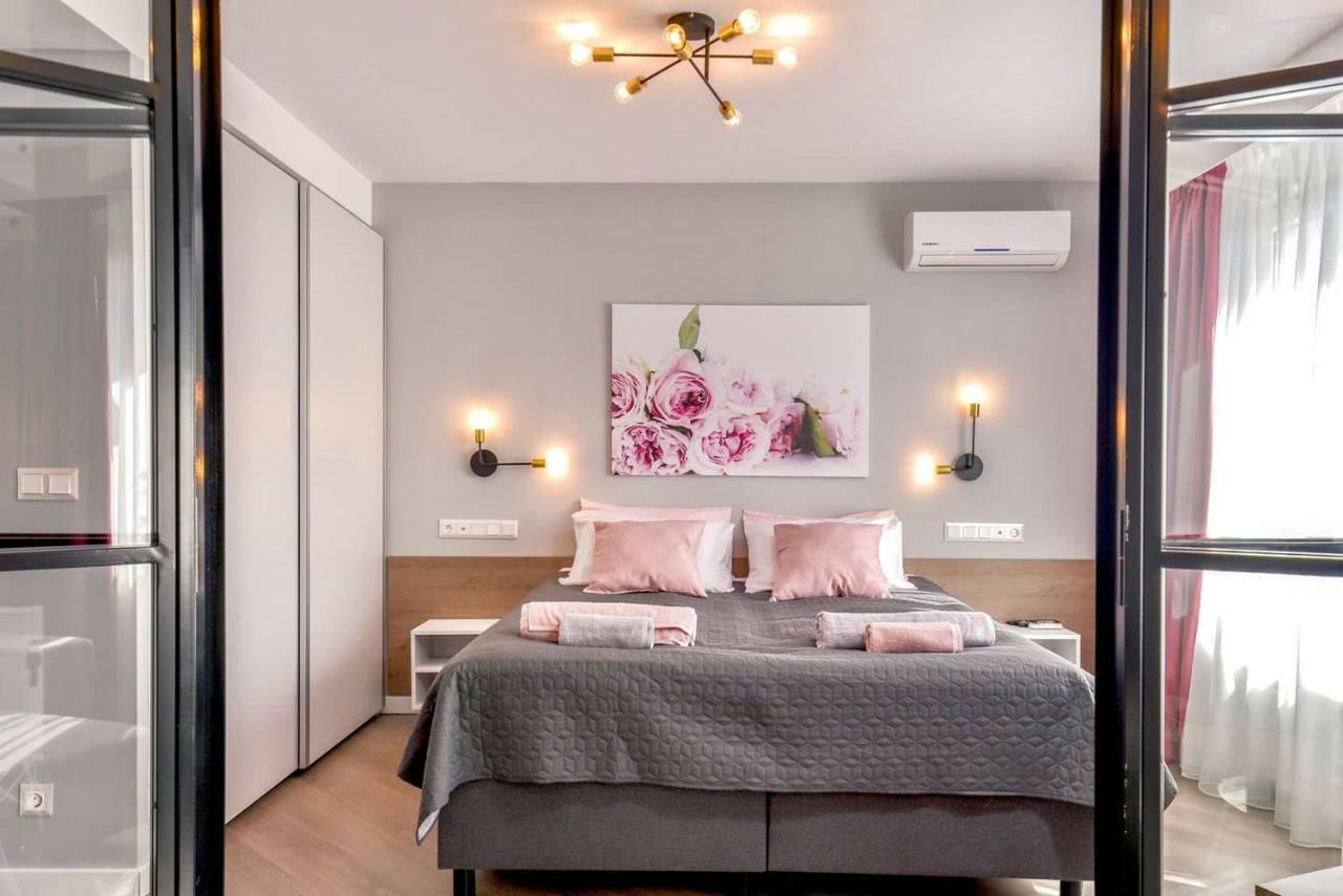 Rose One Bedroom Designer Apartment In City Centre By Flat Mаnager ソフィア エクステリア 写真